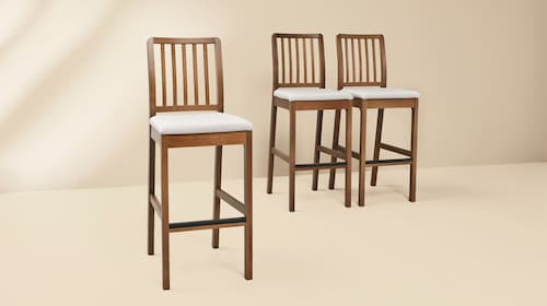 Bar stools & chairs